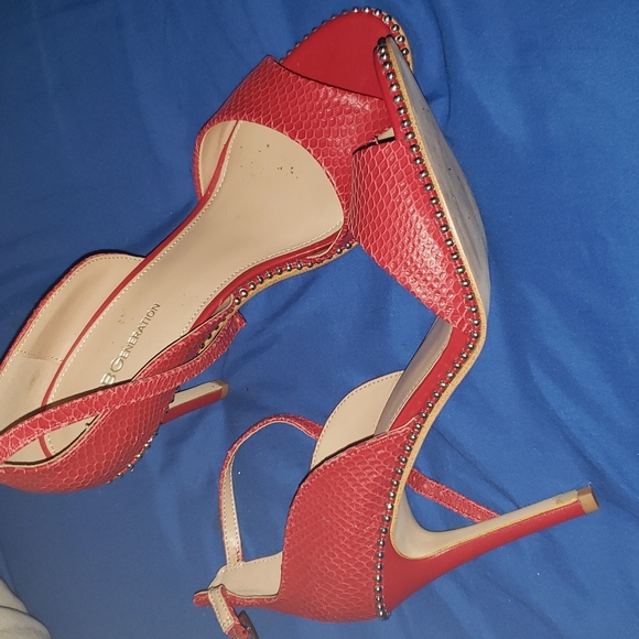 BCBGeneration Read Leather Peep Toe shoe - Picture 3 of 6